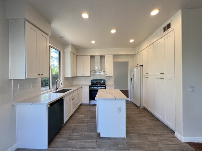 Photo - 4286 Foxrun Dr