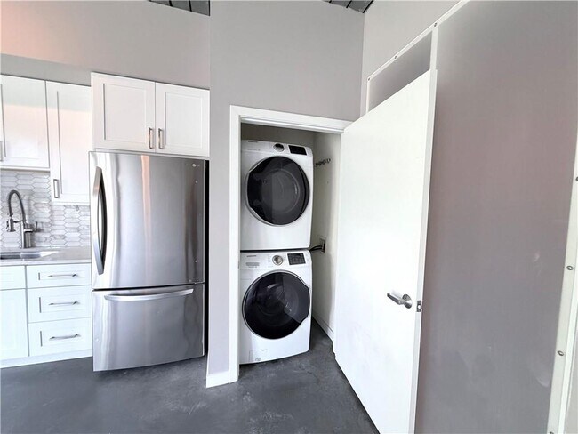 Photo - 620 Glen Iris Dr NE Unit 317