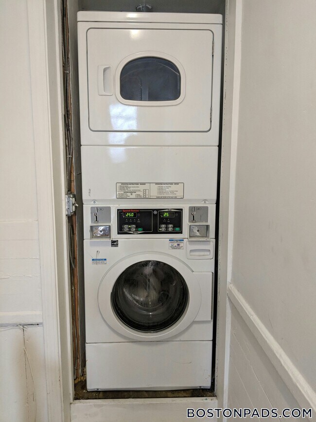 Photo - 148 Fifth St. Unidad 2