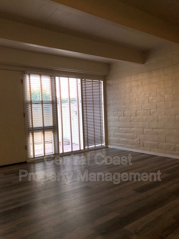 Photo - 451 Dela Vina Ave Unit 203