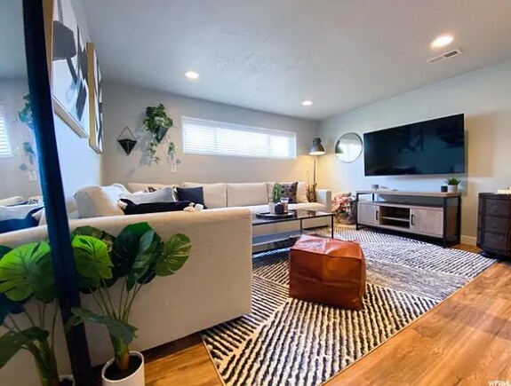 721 Rosewood Ln