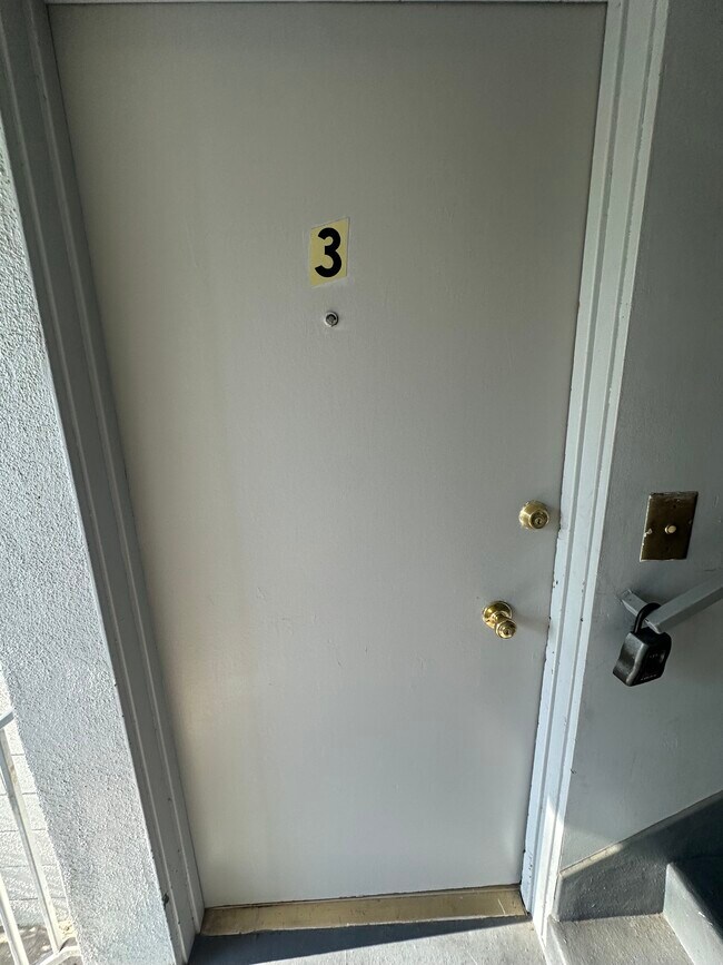 1127 Magnolia St Unidad 3