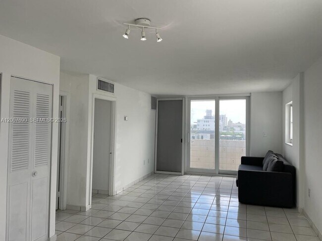 Photo - 1750 James Ave Unidad 7A