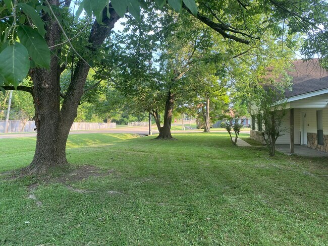 Photo - 335 S Pear Orchard Rd