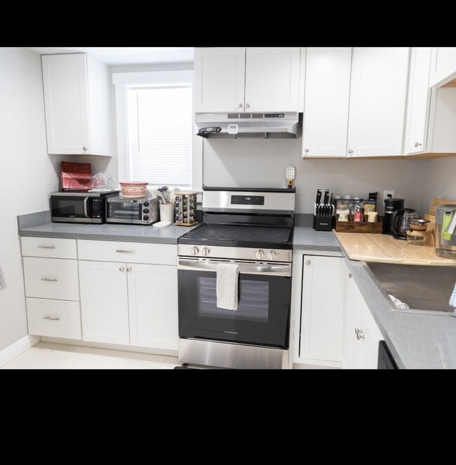 Building Photo - 4767 Soria Dr Unit Soria Drive