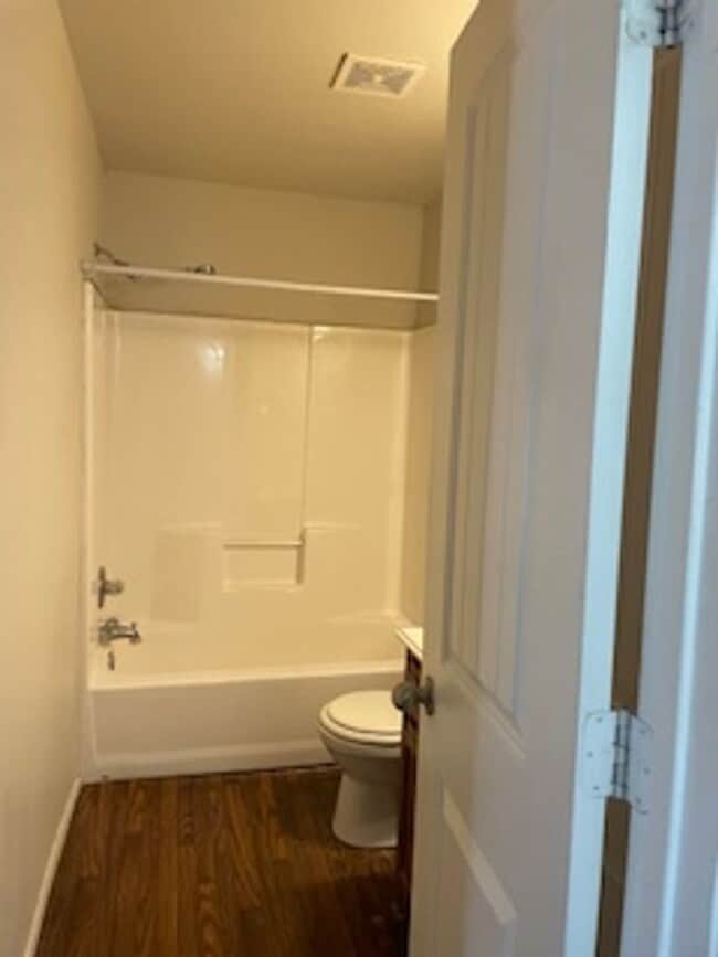 Photo - 1391 N Race Unidad C