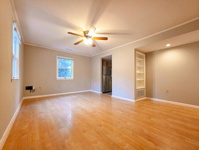 Photo - 2419 Fairhaven Ave