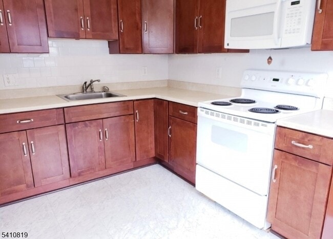 Photo - 821 Bloomfield Ave Unit 2