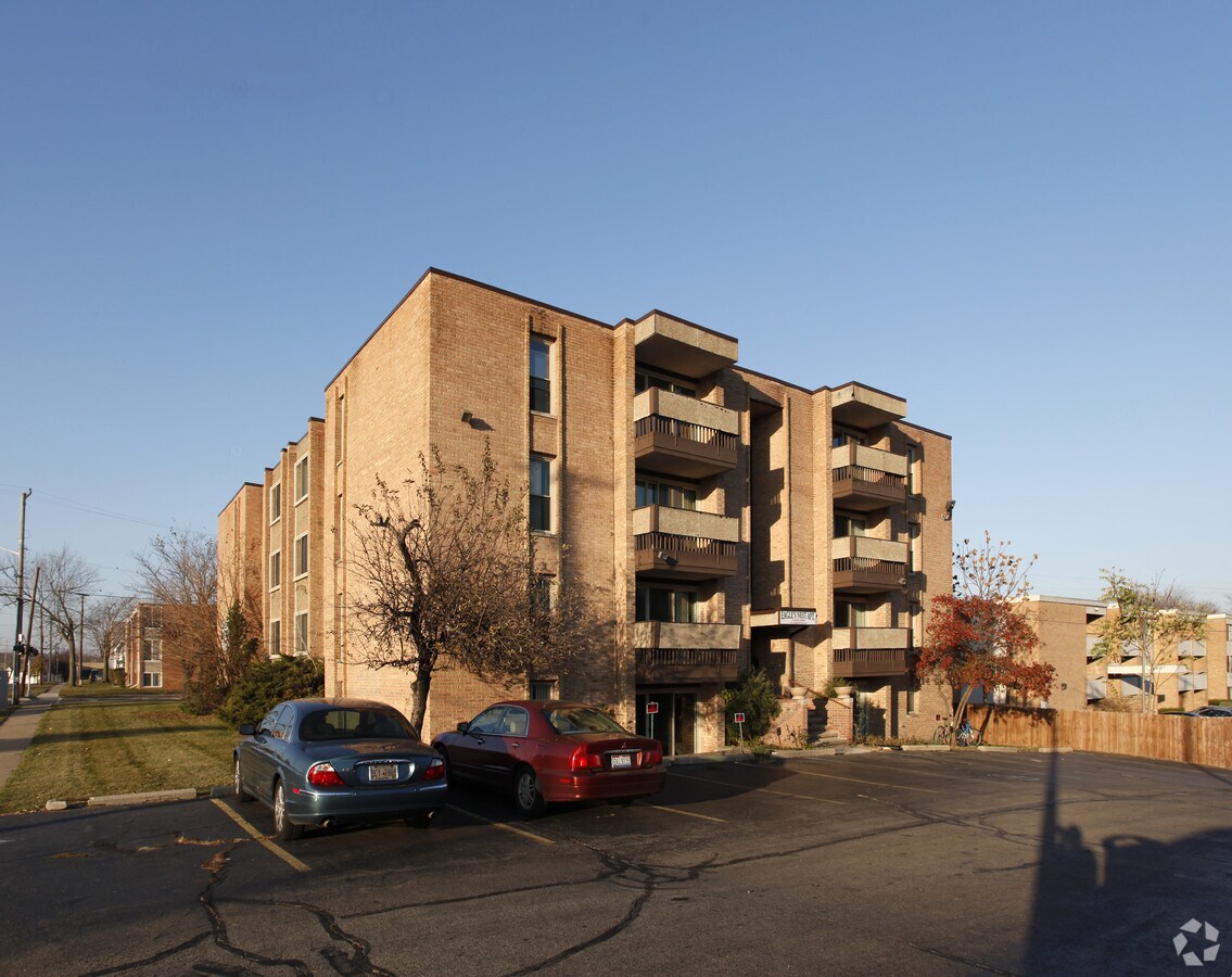 Eagles Nest Apartments - Eagles Nest Apartments
