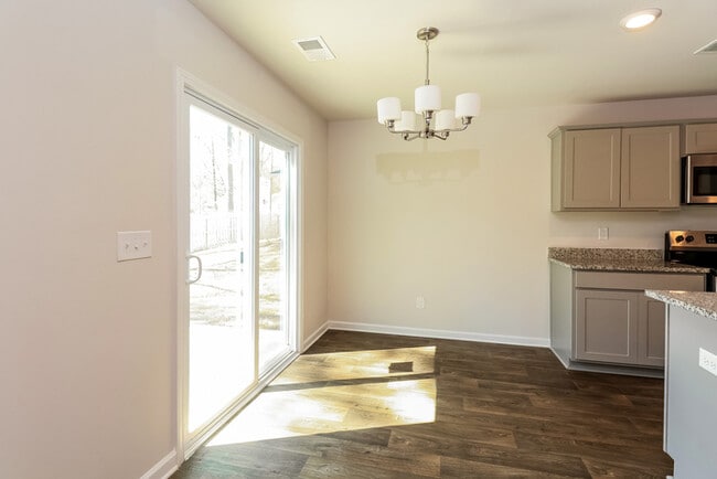 Photo - 304 Crooked Pne Ct