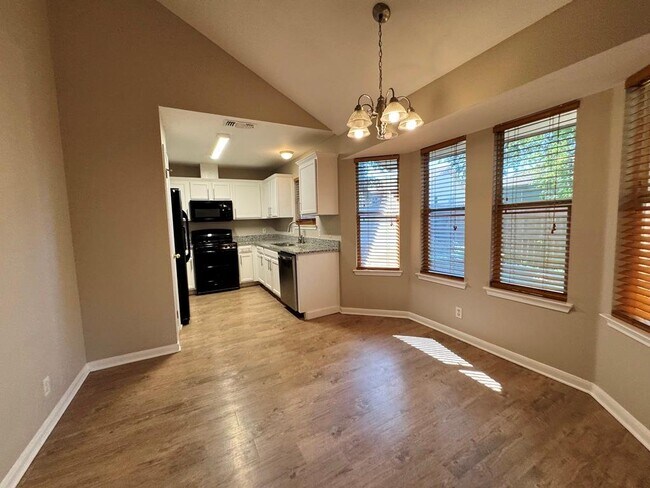 Photo - 219 Crystal Knoll Blvd