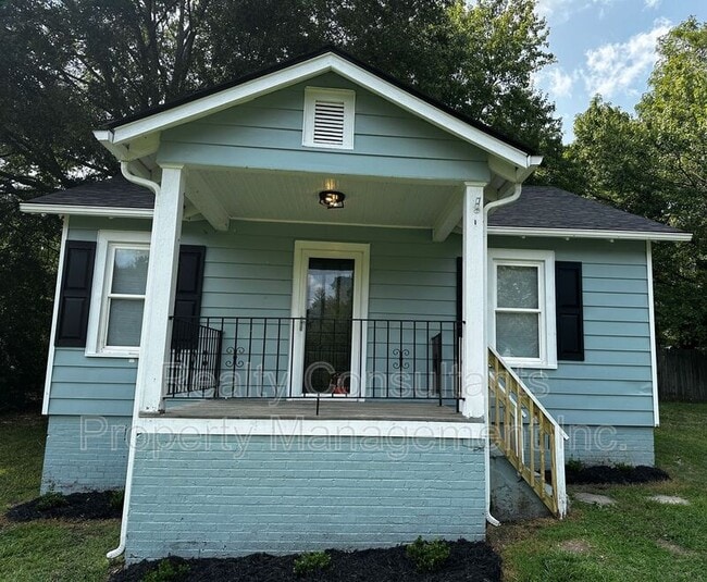 Building Photo - 313 Druid St