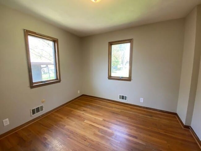 Photo - Cute 3 Bedroom with basement
