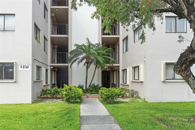 Building Photo - 8760 SW 133rd Avenue Rd Unit 301