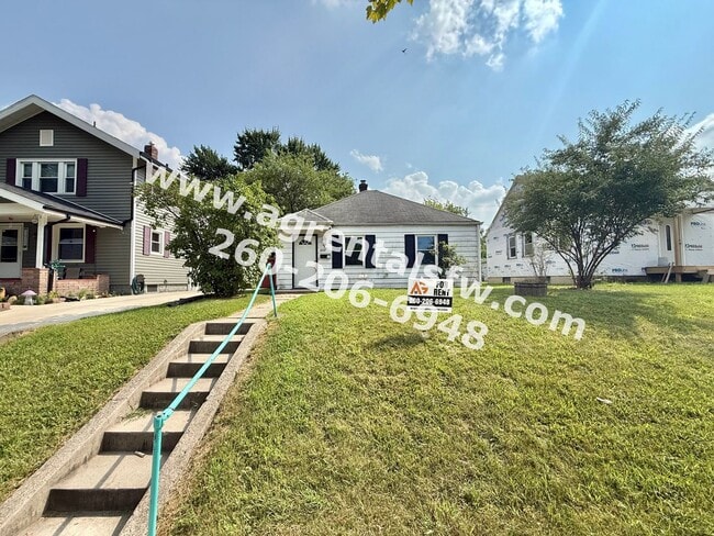 Building Photo - 2 bedroom house
