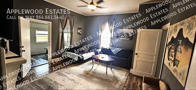 Photo - 115 Larch Cir