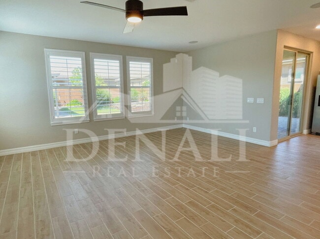 Photo - 13648 N 144th Dr