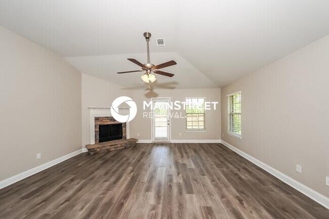 Photo - 3 Bedroom Pet-Friendly Home in Odenville, ...