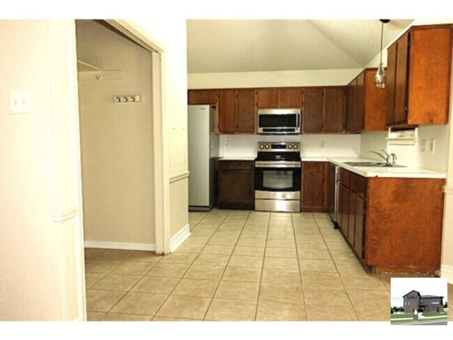 Photo - 213 Bronc Dr