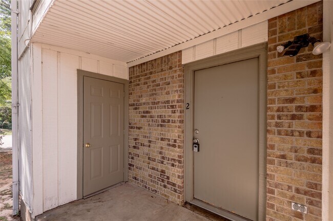 Photo - 1329 Windsor St