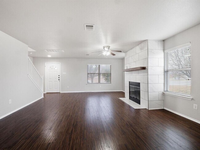 Photo - 4901 Woodstock Dr