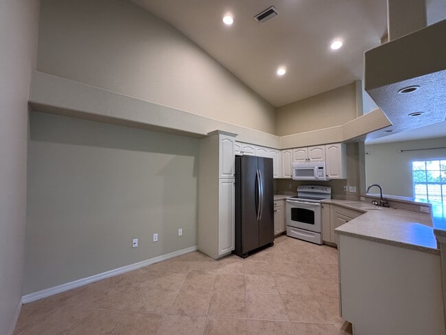 Photo - 200 Mirabella Cir