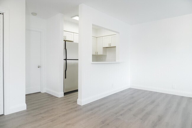 Photo - 749 SE 15th St