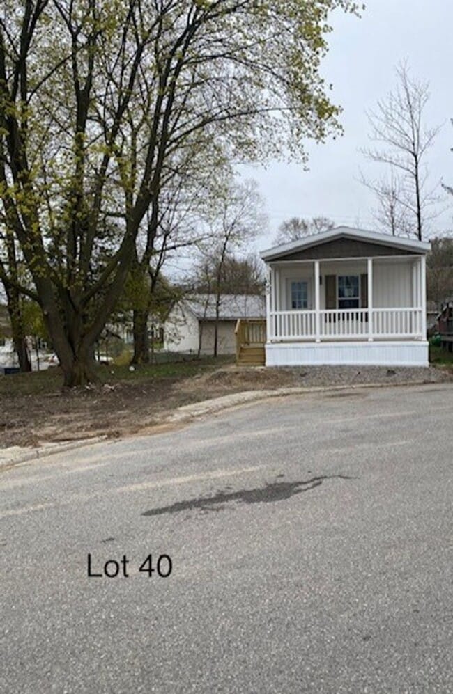 Building Photo - Lot 40 Unit Lot 40