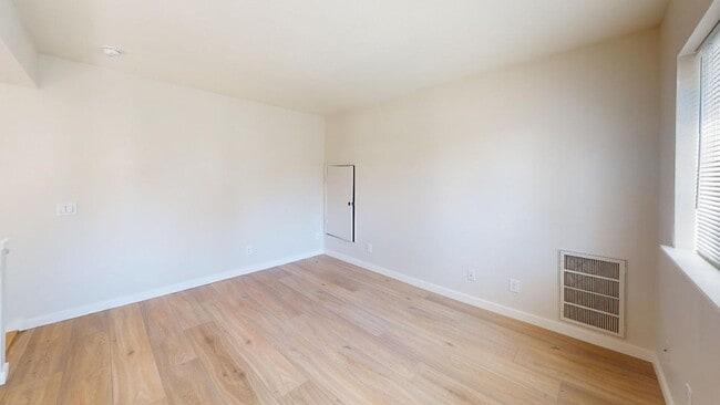 Photo - South, 602-604 Unit 602