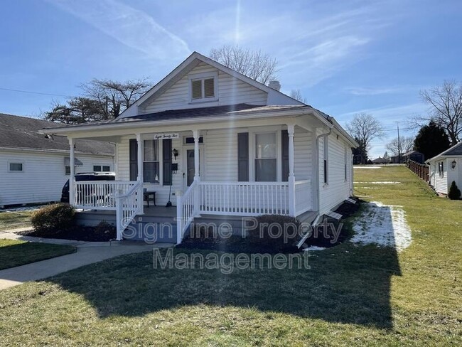 Photo - 825 Armstrong Ave