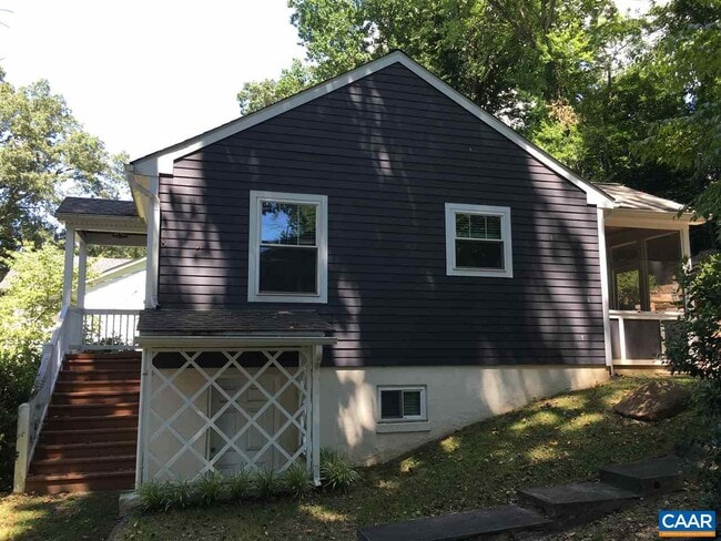 Photo - 718 McIntire Rd