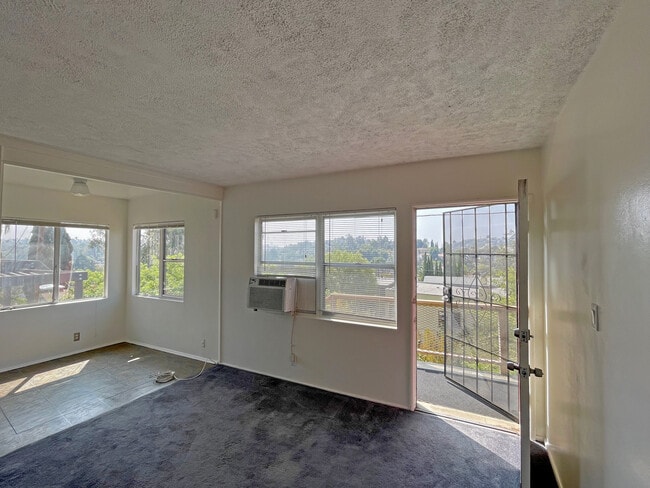 Photo - 2986 Waverly Dr Unit #4