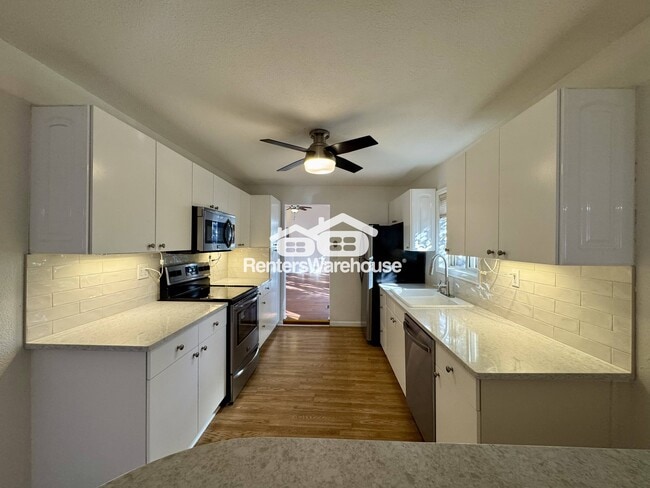 Photo - 1280 Van Gordon St