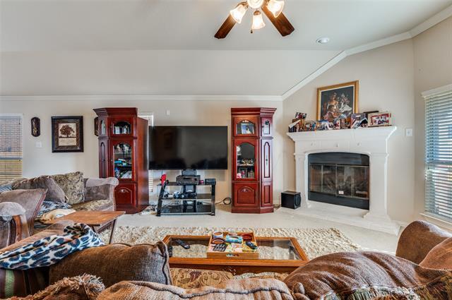 Photo - 626 Saddlebrook Dr