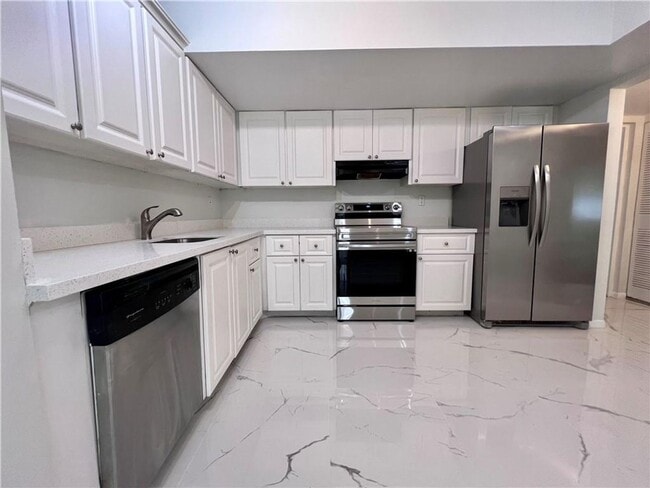 Photo - 701 N Pine Island Rd