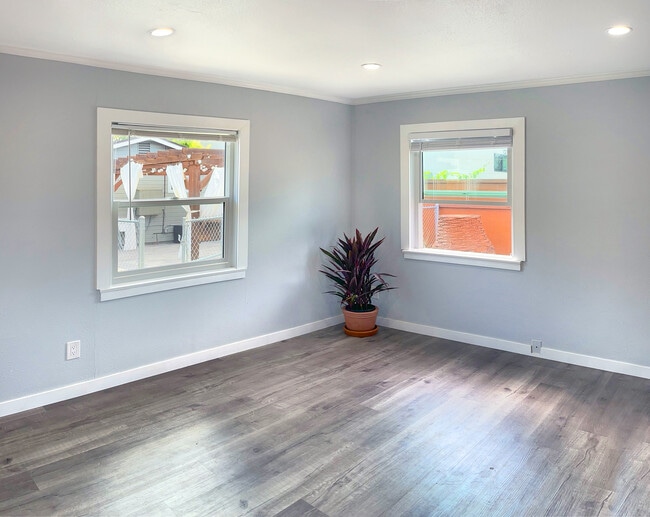 Photo - 4954 35th St