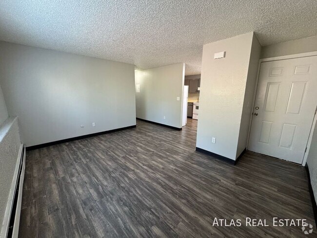 Building Photo - ***REST OF THE MONTH RENT FREE*** Unit 102 Rental