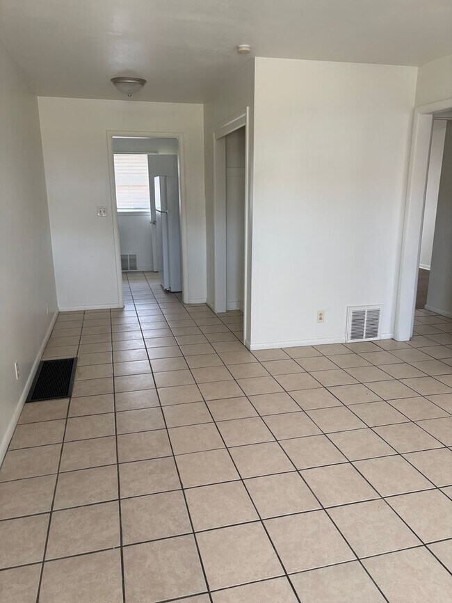 Photo - 2BR/1BA Updated Home – Vouchers Welcome!