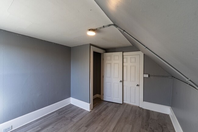 Photo - Notre Dame (215-221) Unit 215-3