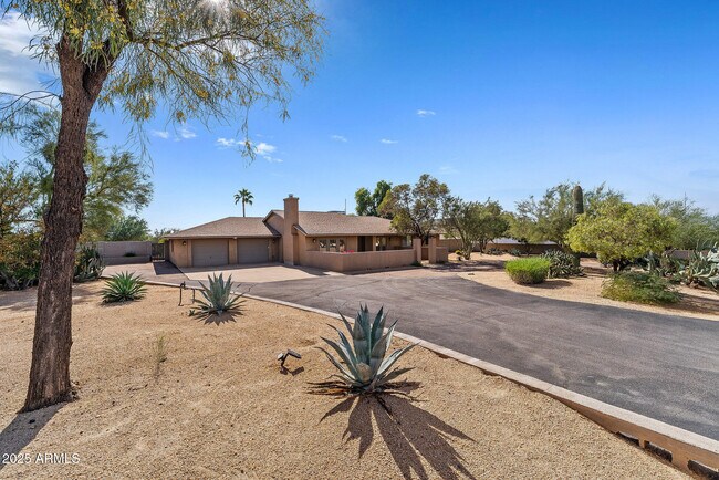 6039 E Skinner Dr