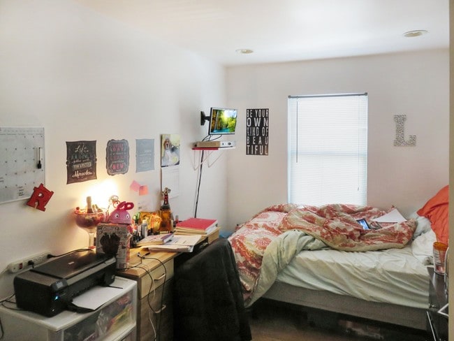 Photo - 75 Easton Ave