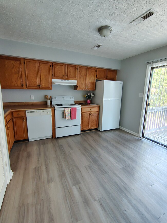 Building Photo - 30 Fonda Dr