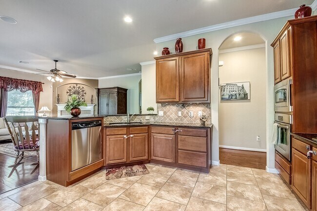 Photo - 18318 Hampton Hills Dr