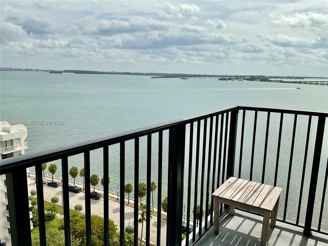 Building Photo - 1450 Brickell Bay Dr Unit 1602