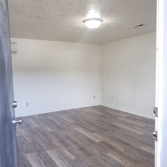 Photo - 1B/1B Pet Friendly Apartment South of BYU Unit 106