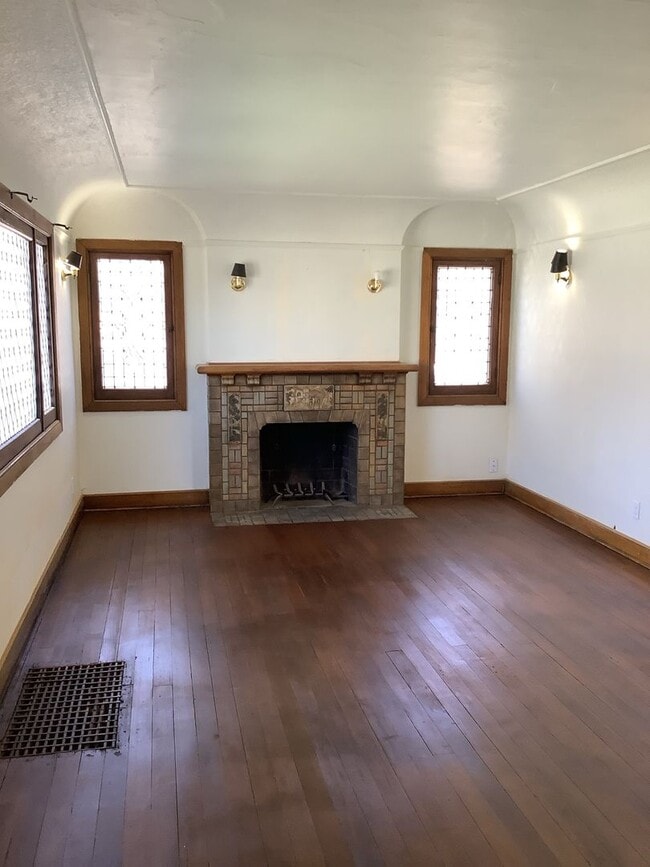 Photo - Rossell Duplex Unit 44 N Main Floor