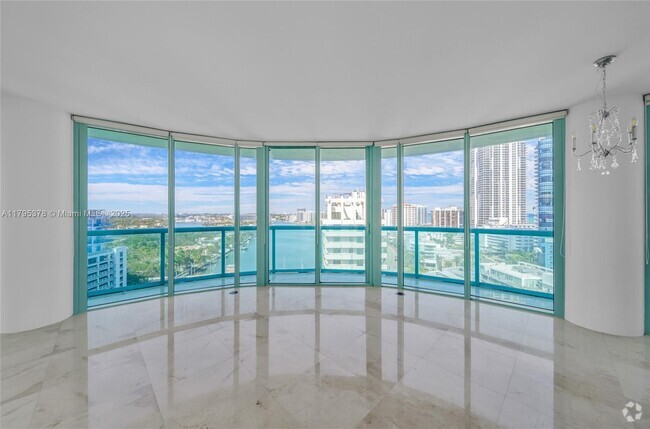 Building Photo - 6000 Indian Creek Dr Unit 17B Rental