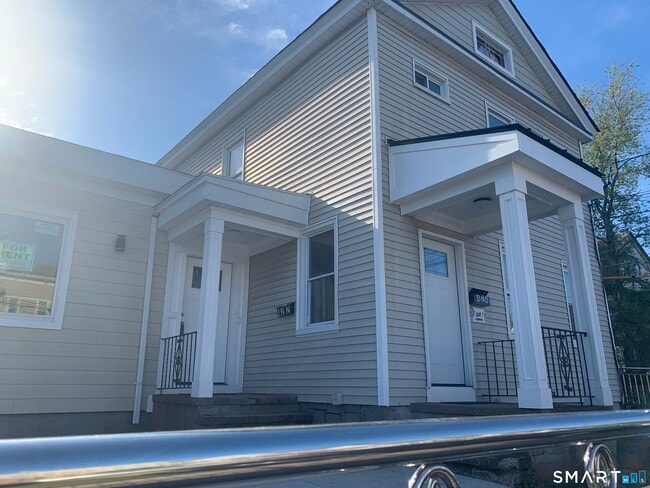 Building Photo - 422-424 Dixwell Ave Unit 2