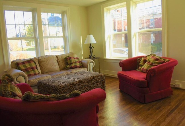 273 E Maxwell St Apartment For Rent In Lexington Ky Forrent Com