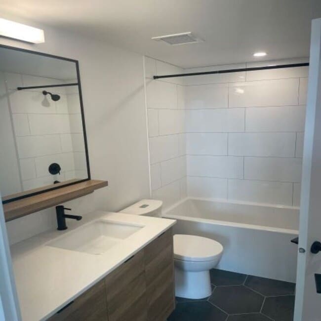 Photo - 1471 St Paul St Unit 1303